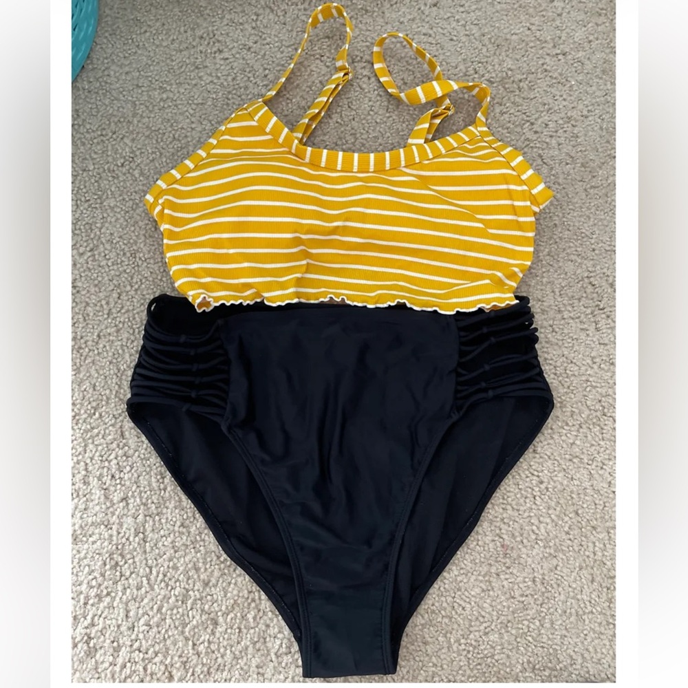 Xhilaration swim suit